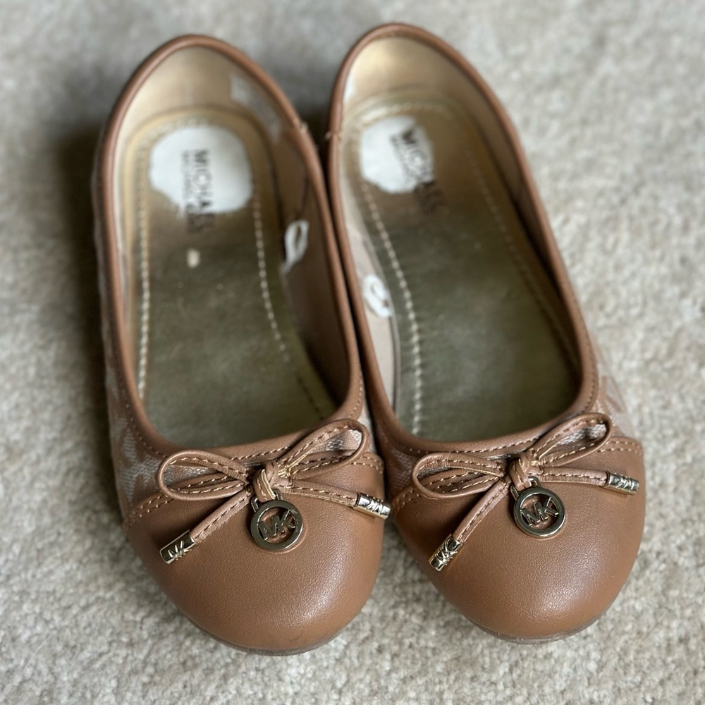 Michael Michael Kors Canvas Flats Sz 13 GREAT condition light brown